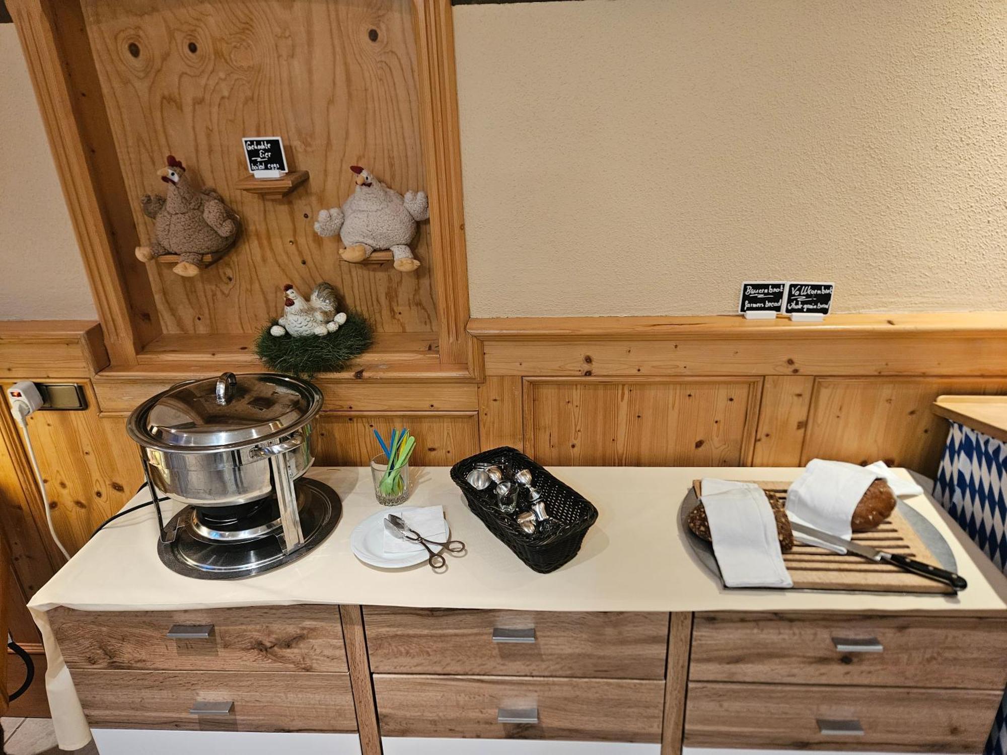 Land-Gut-Hotel Gasthof Waldschaenke Altfraunhofen Esterno foto
