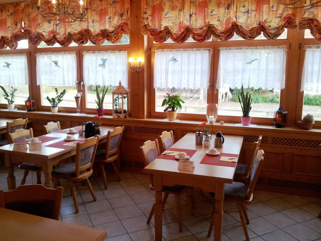 Land-Gut-Hotel Gasthof Waldschaenke Altfraunhofen Esterno foto
