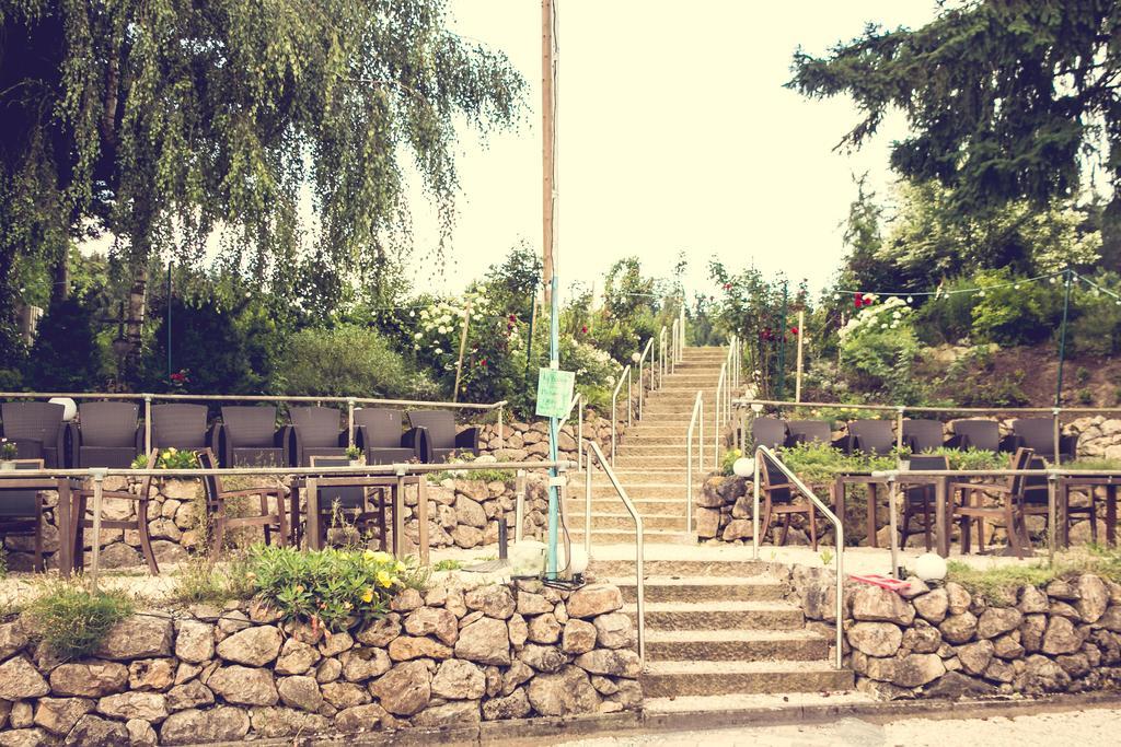 Land-Gut-Hotel Gasthof Waldschaenke Altfraunhofen Esterno foto